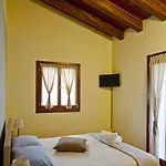Bed and Breakfast La Corte D'emilio Βινιόλα