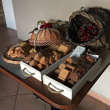 La Corte D'emilio فندق مبيت وإفطار فينيولا